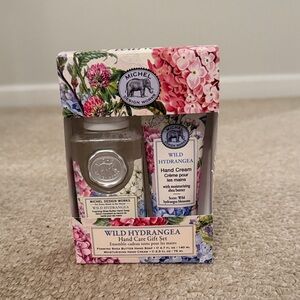 Wild Hydrangea Stonewall Kitchen Hand Care Gift Set